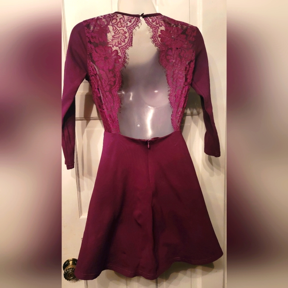 Pristine Gently Loved LULU LACE BACK SKATER Dress Has Stretch. Lined. Small
